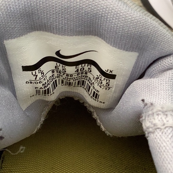 Nike sneaker - Picture 5 of 5